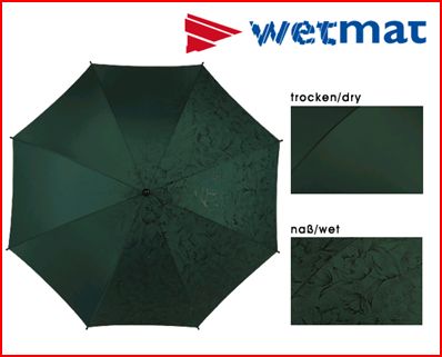Regenschirm mit unsichtbarem WETMAT Druck